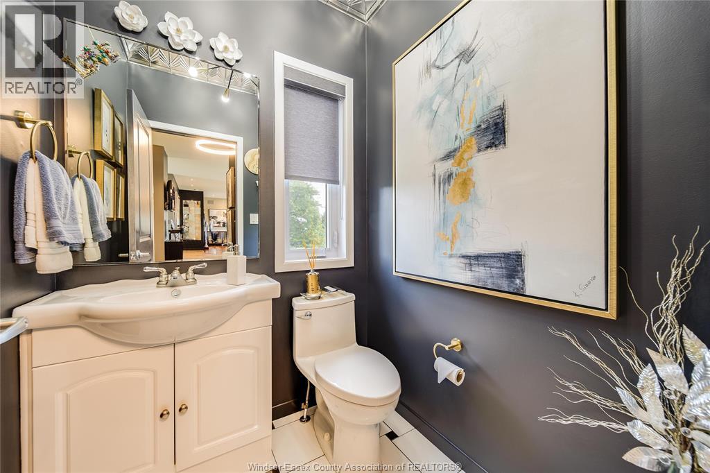 914 Lakeshore Road 101, Maidstone, ON - Indoor Photo Showing Bathroom