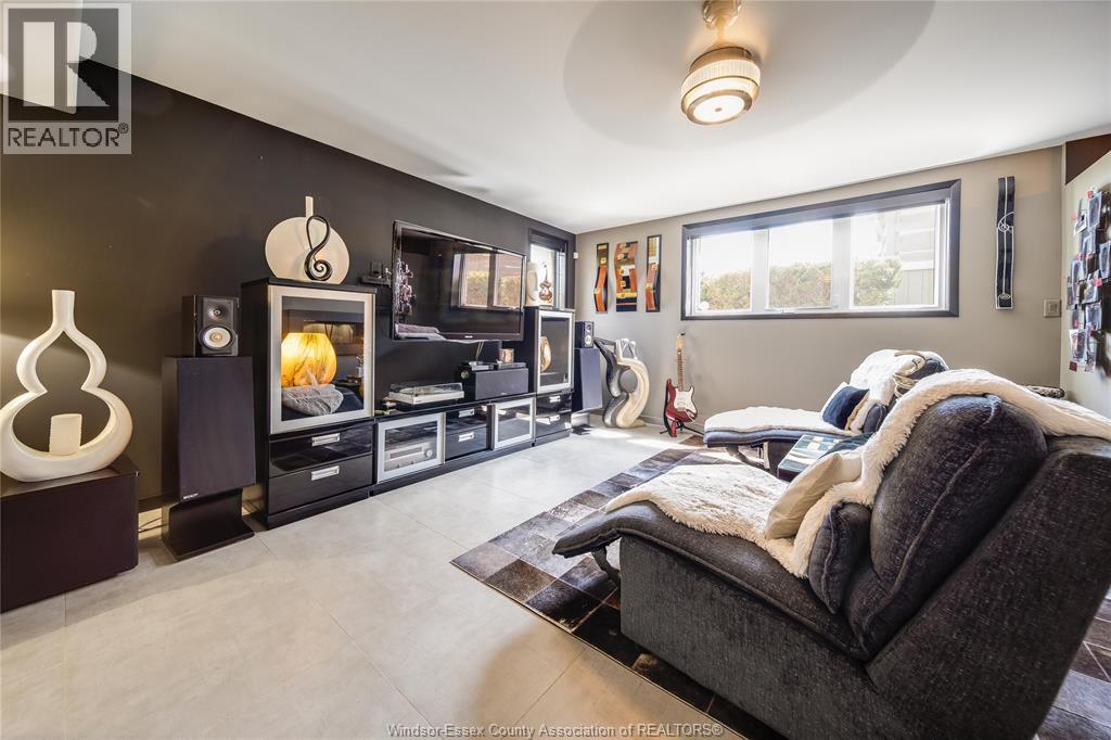 914 Lakeshore Road 101, Maidstone, ON - Indoor