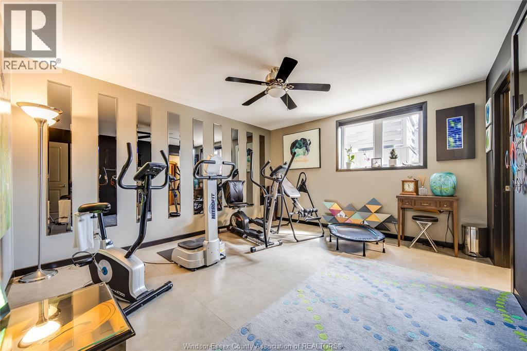 914 Lakeshore Road 101, Maidstone, ON - Indoor Photo Showing Gym Room
