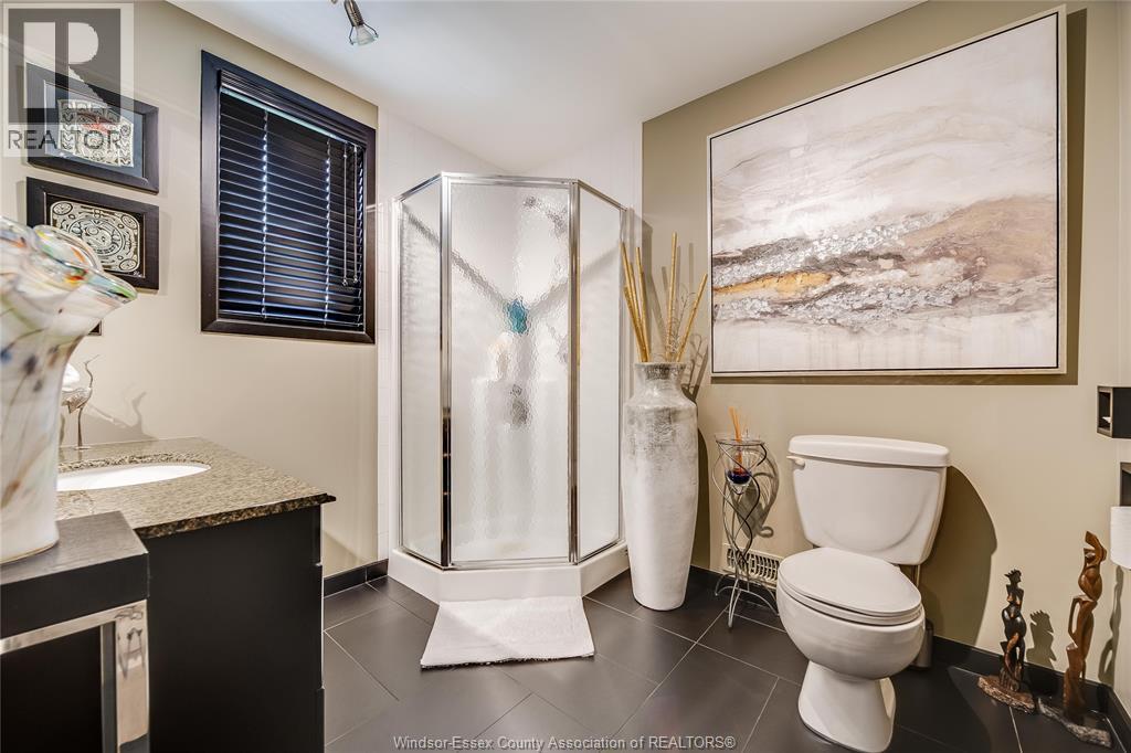 914 Lakeshore Road 101, Maidstone, ON - Indoor Photo Showing Bathroom
