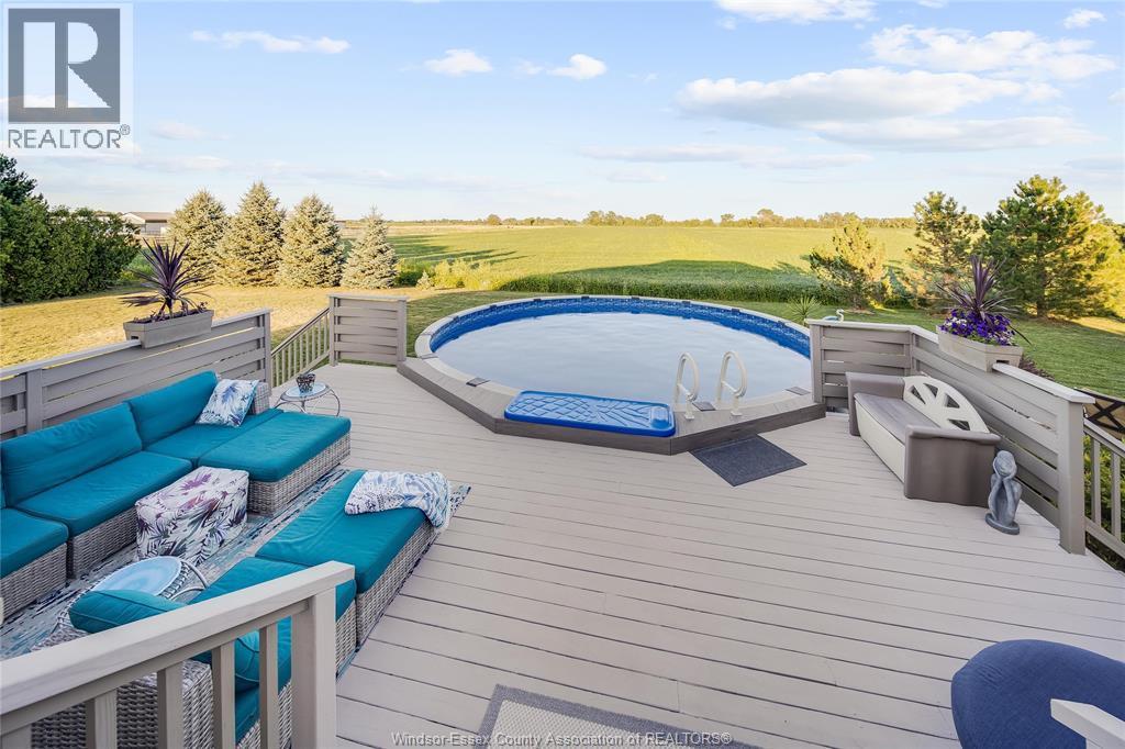 914 Lakeshore Road 101, Maidstone, ON - Outdoor With Above Ground Pool