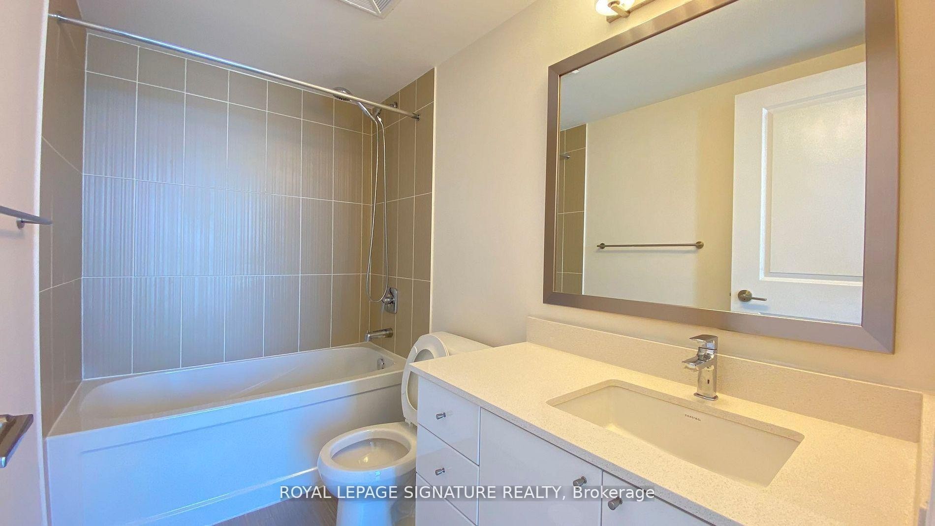 1-5040 Four Springs Avenue, Mississauga, ON - Indoor Photo Showing Bathroom