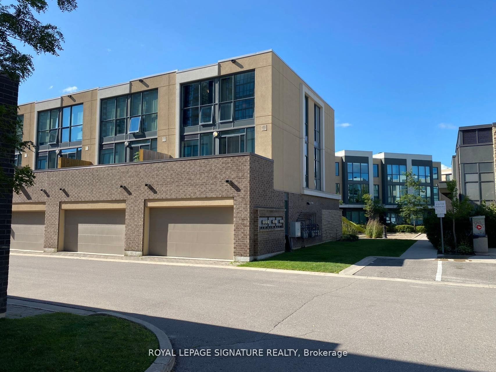 1-5040 Four Springs Avenue, Mississauga, ON - Outdoor