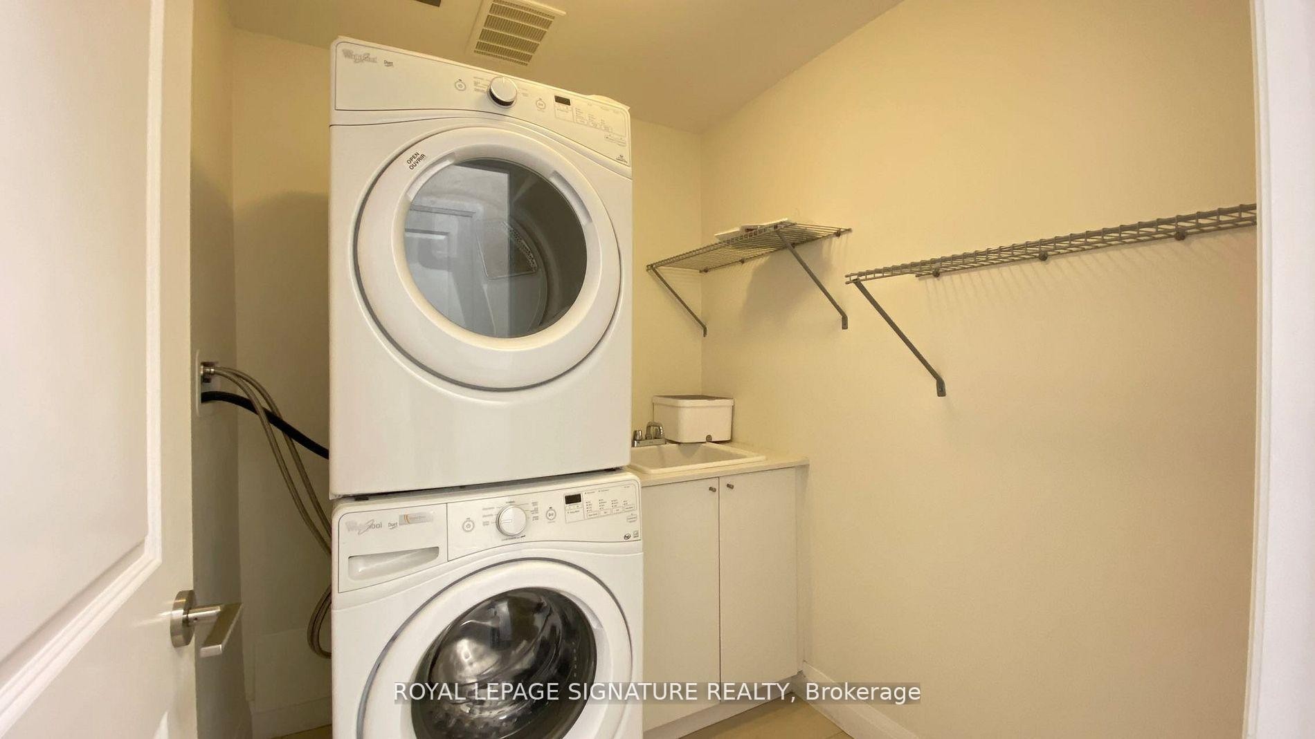 1-5040 Four Springs Avenue, Mississauga, ON - Indoor Photo Showing Laundry Room