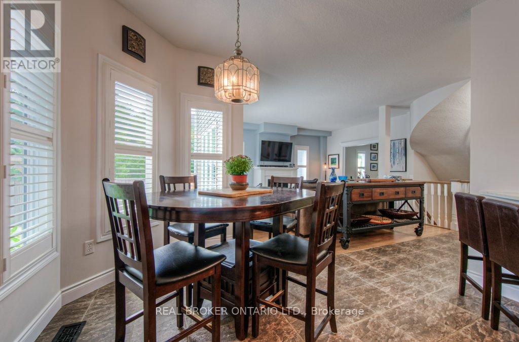 177 Old Maple Boulevard, Guelph/Eramosa, ON - Indoor Photo Showing Dining Room