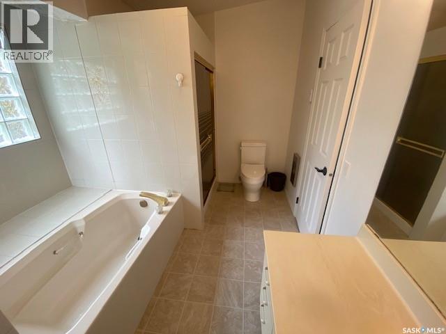 32 Windfield Place, Yorkton, SK - Indoor Photo Showing Bathroom