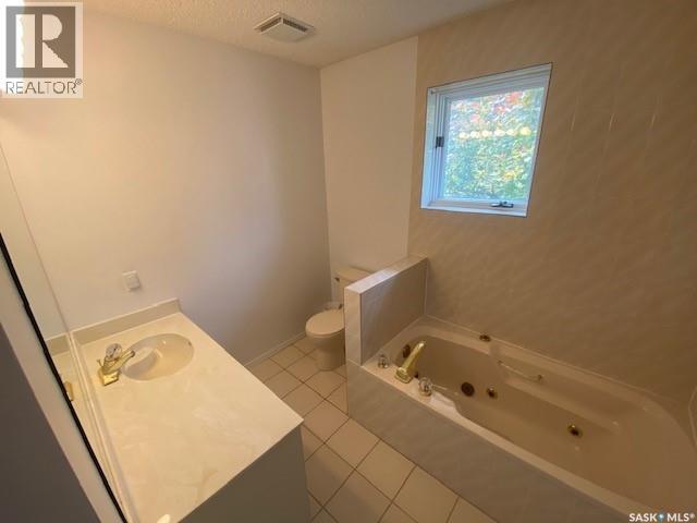 32 Windfield Place, Yorkton, SK - Indoor Photo Showing Bathroom