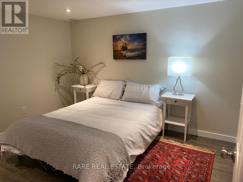 2491 Gerrard Street E, Toronto, ON - Indoor Photo Showing Bedroom