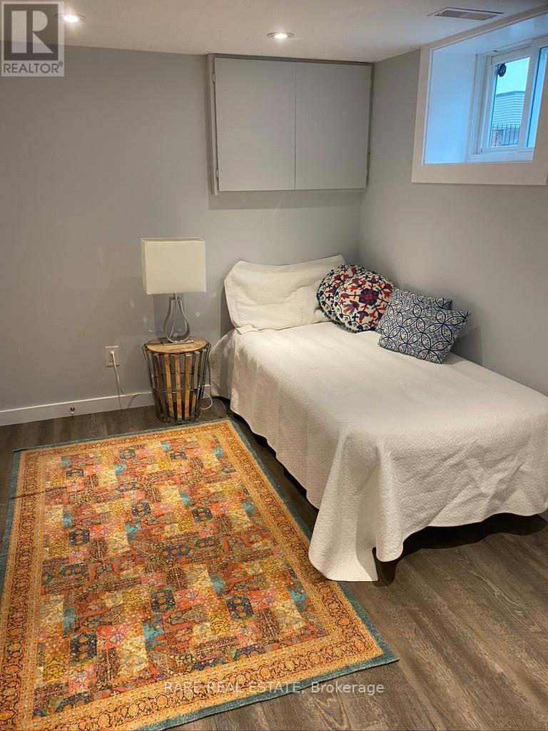 2491 Gerrard Street E, Toronto, ON - Indoor Photo Showing Bedroom