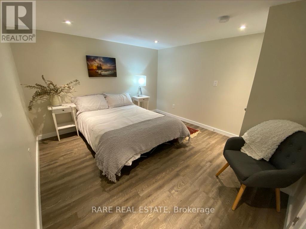 2491 Gerrard Street E, Toronto, ON - Indoor Photo Showing Bedroom