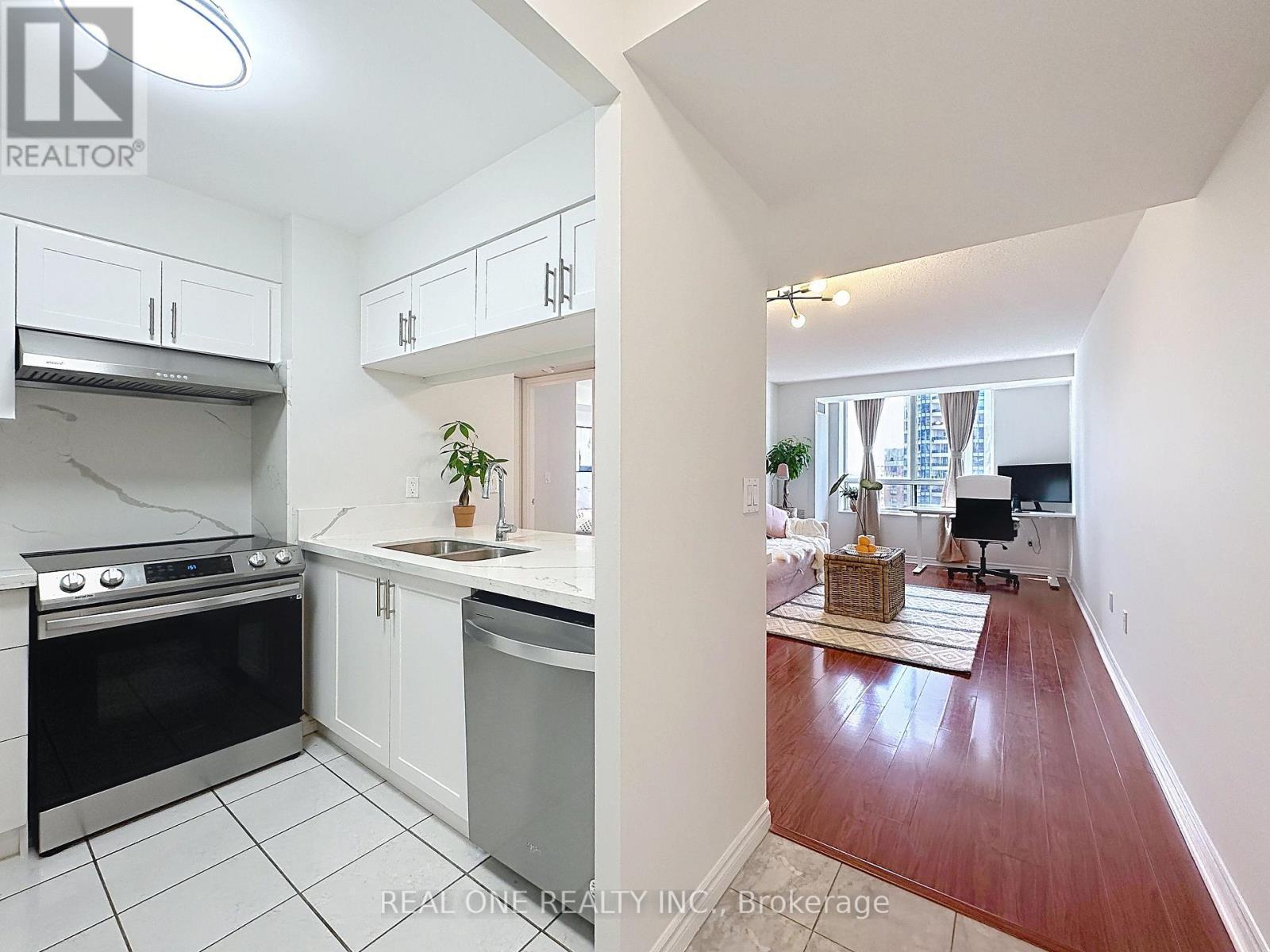1708 - 18 Sommerset Way, Toronto, ON - Indoor Photo Showing Kitchen With Double Sink