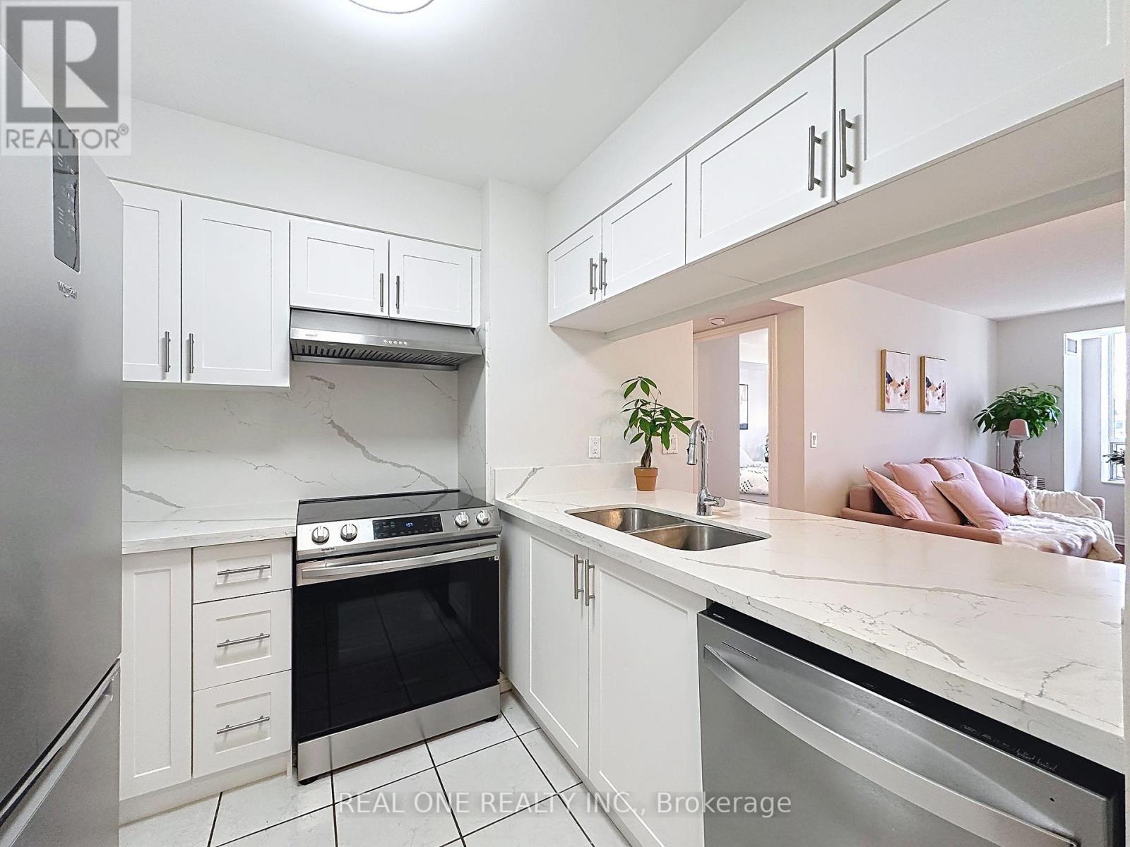 1708 - 18 Sommerset Way, Toronto, ON - Indoor Photo Showing Kitchen With Double Sink
