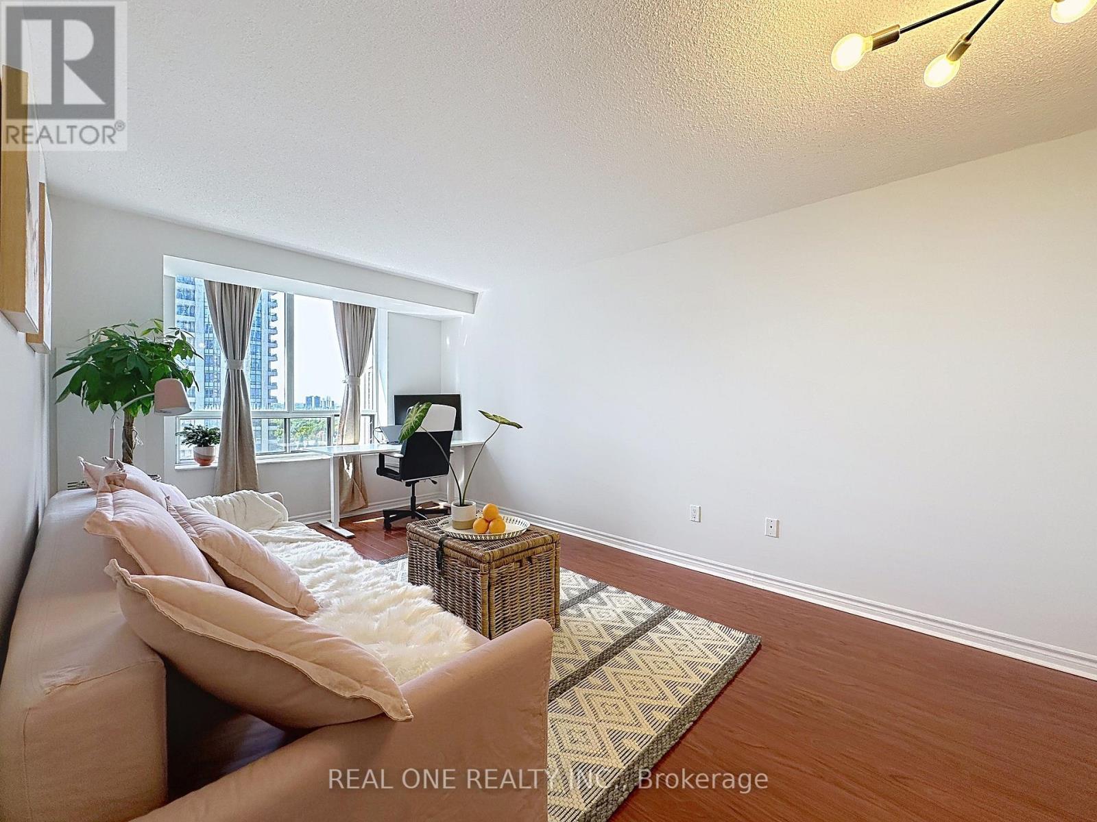 1708 - 18 Sommerset Way, Toronto, ON - Indoor Photo Showing Other Room
