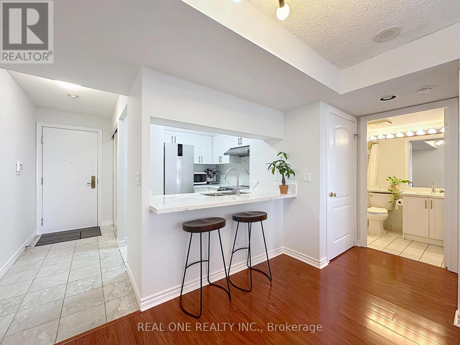 1708 - 18 Sommerset Way, Toronto, ON - Indoor