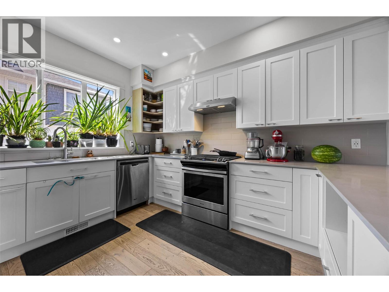 1393 9Th Avenue Unit# 115, Kamloops, BC - Indoor Photo Showing Kitchen