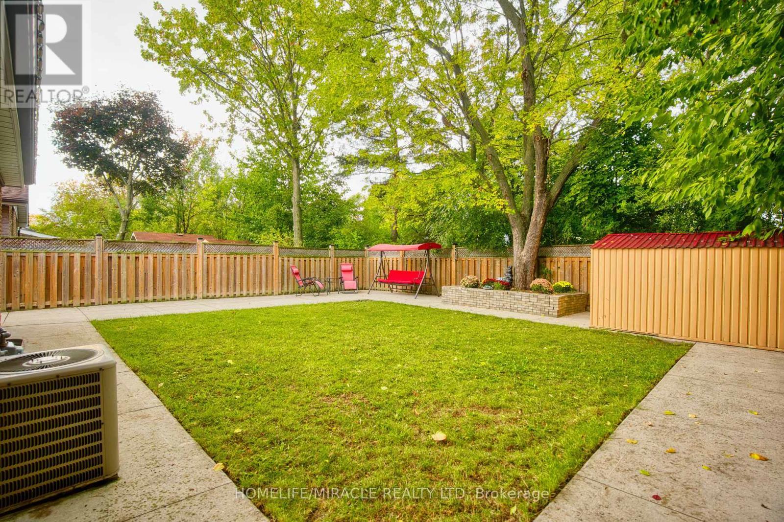 3353 Martins Pine Crescent, Mississauga, ON - Outdoor