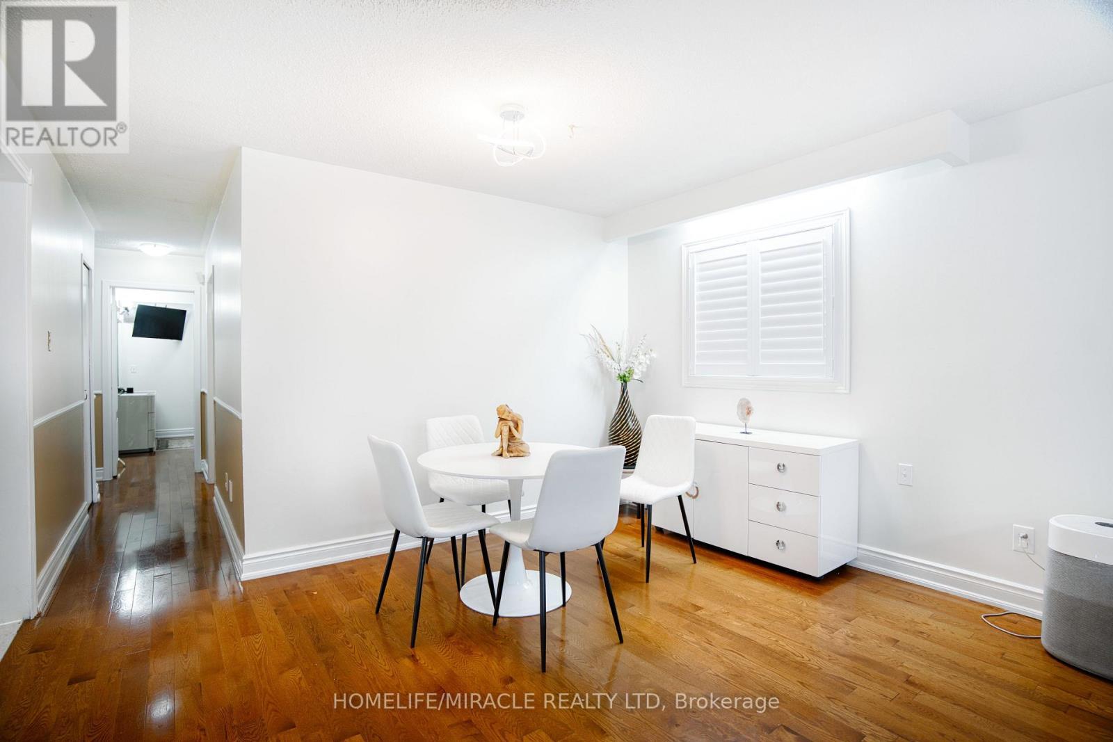 3353 Martins Pine Crescent, Mississauga, ON - Indoor Photo Showing Dining Room