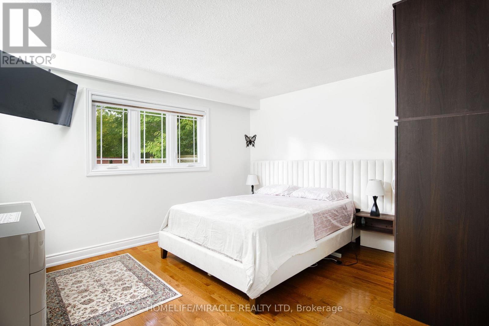 3353 Martins Pine Crescent, Mississauga, ON - Indoor Photo Showing Bedroom