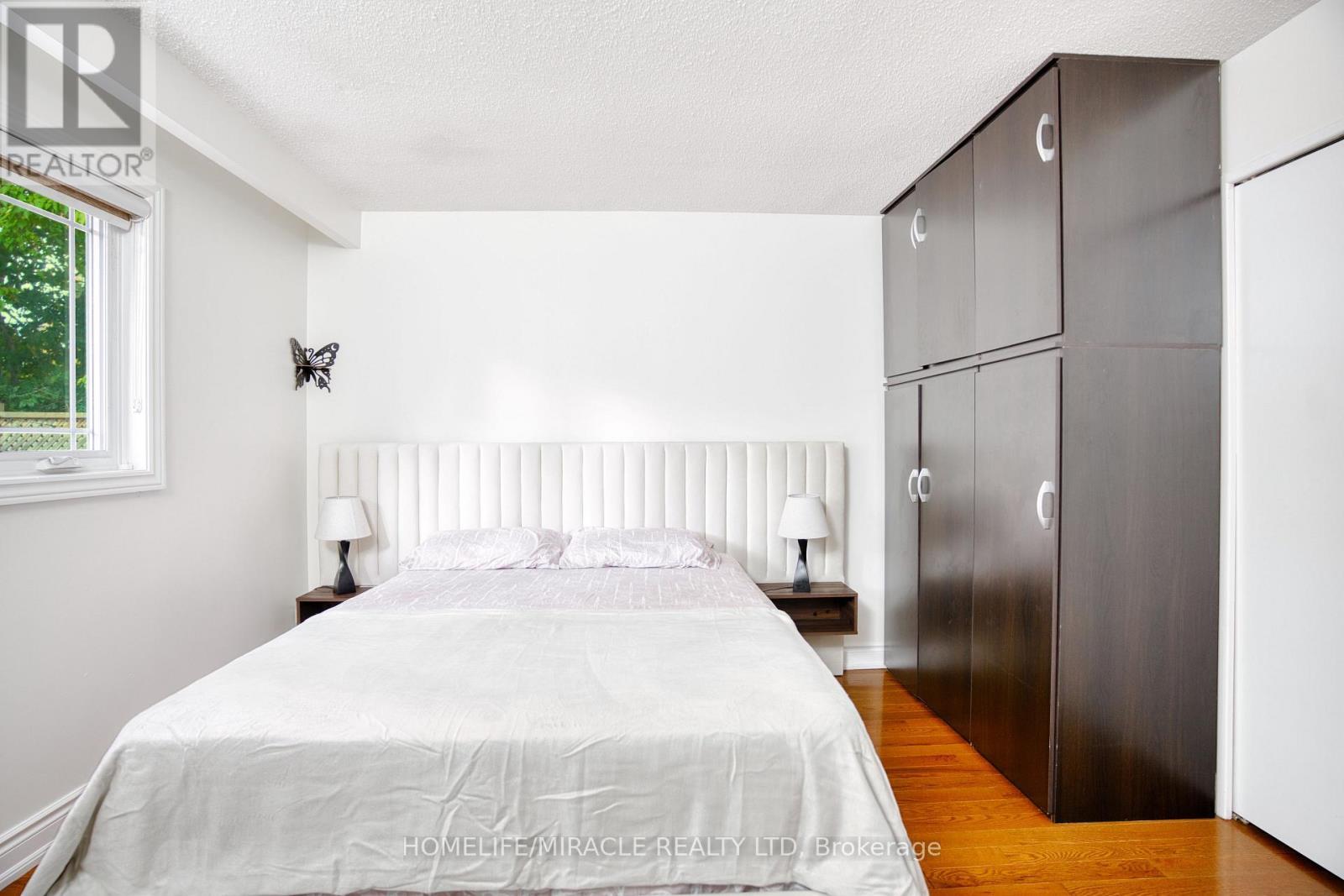 3353 Martins Pine Crescent, Mississauga, ON - Indoor Photo Showing Bedroom