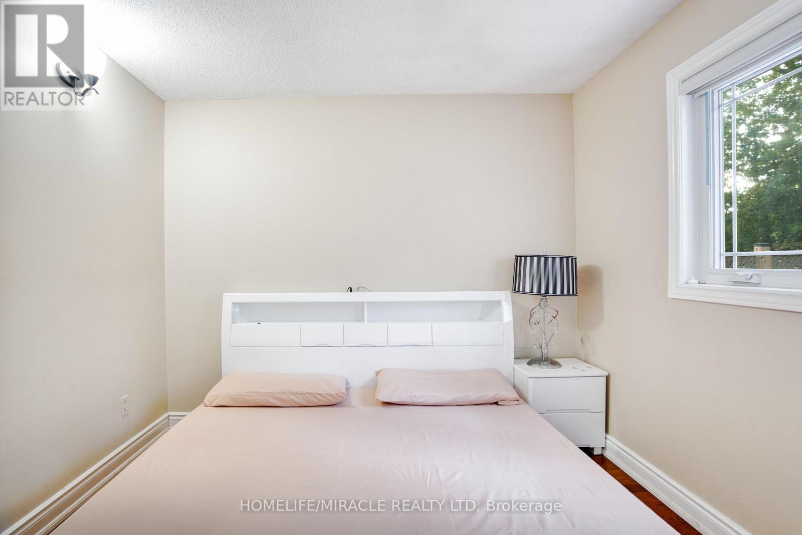 3353 Martins Pine Crescent, Mississauga, ON - Indoor Photo Showing Bedroom