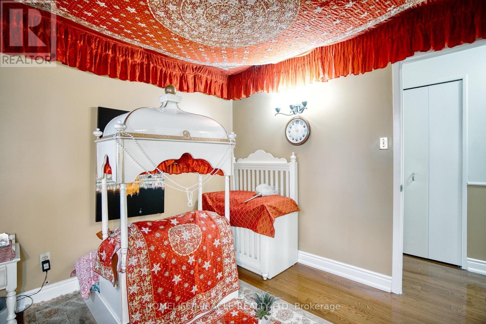 3353 Martins Pine Crescent, Mississauga, ON - Indoor Photo Showing Bedroom