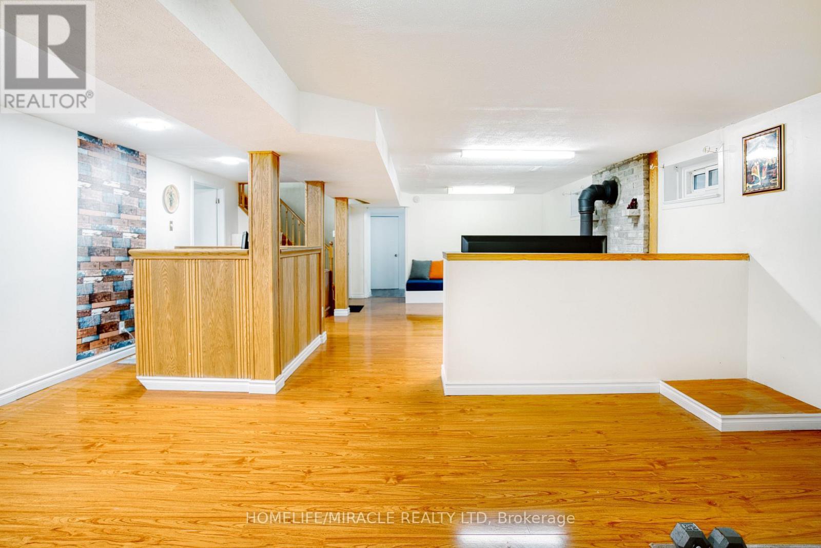 3353 Martins Pine Crescent, Mississauga, ON - Indoor Photo Showing Other Room