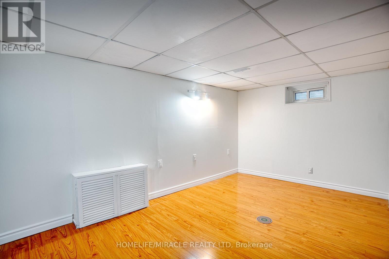 3353 Martins Pine Crescent, Mississauga, ON - Indoor Photo Showing Other Room