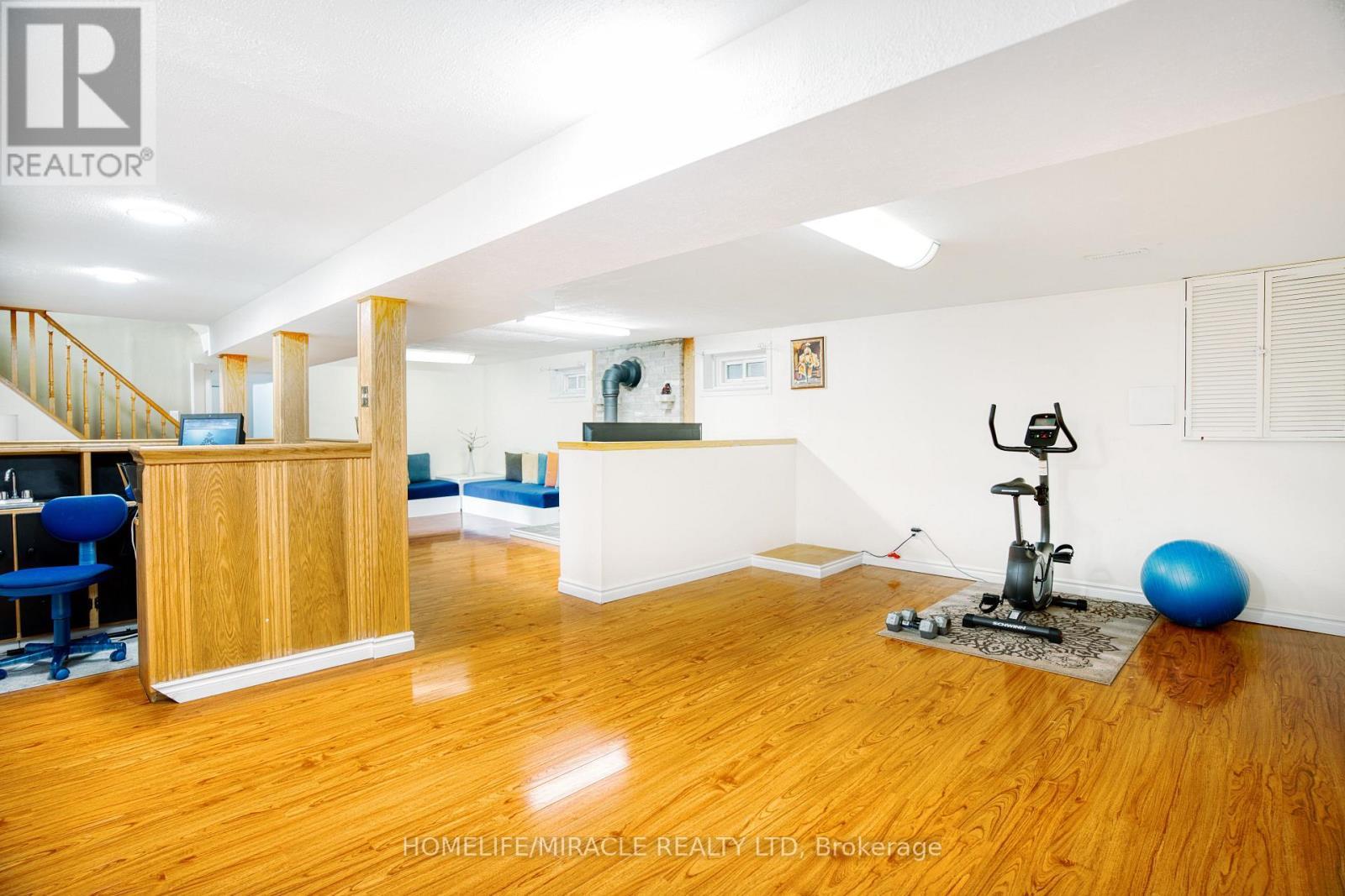 3353 Martins Pine Crescent, Mississauga, ON - Indoor