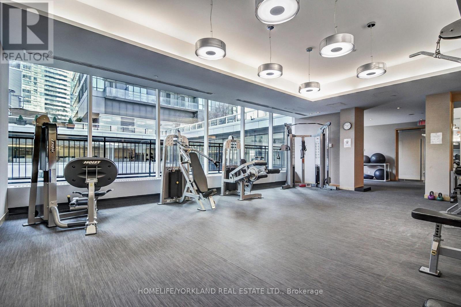 3008 - 65 Bremner Boulevard, Toronto, ON - Indoor Photo Showing Gym Room