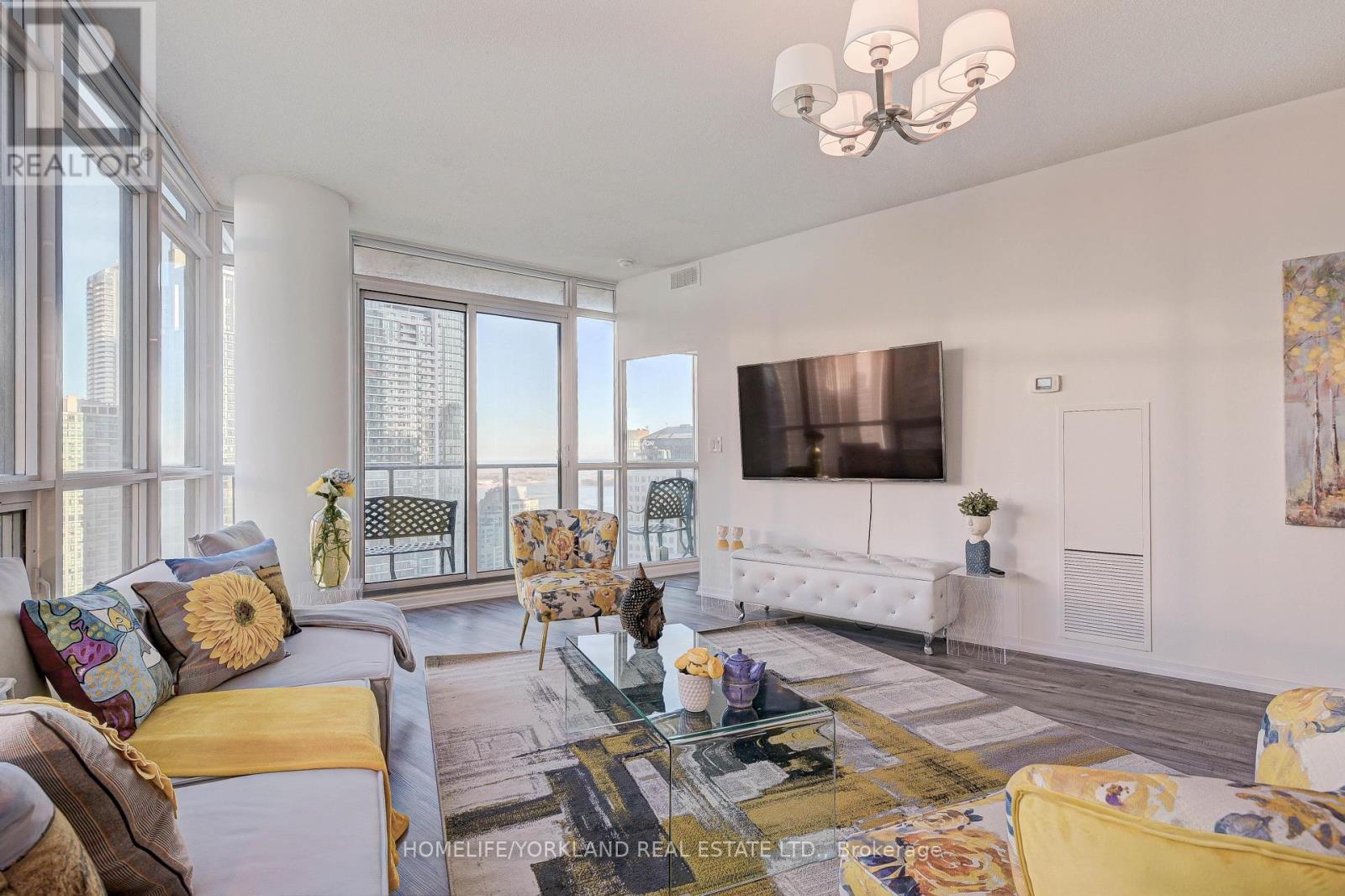 3008 - 65 Bremner Boulevard, Toronto, ON - Indoor Photo Showing Living Room