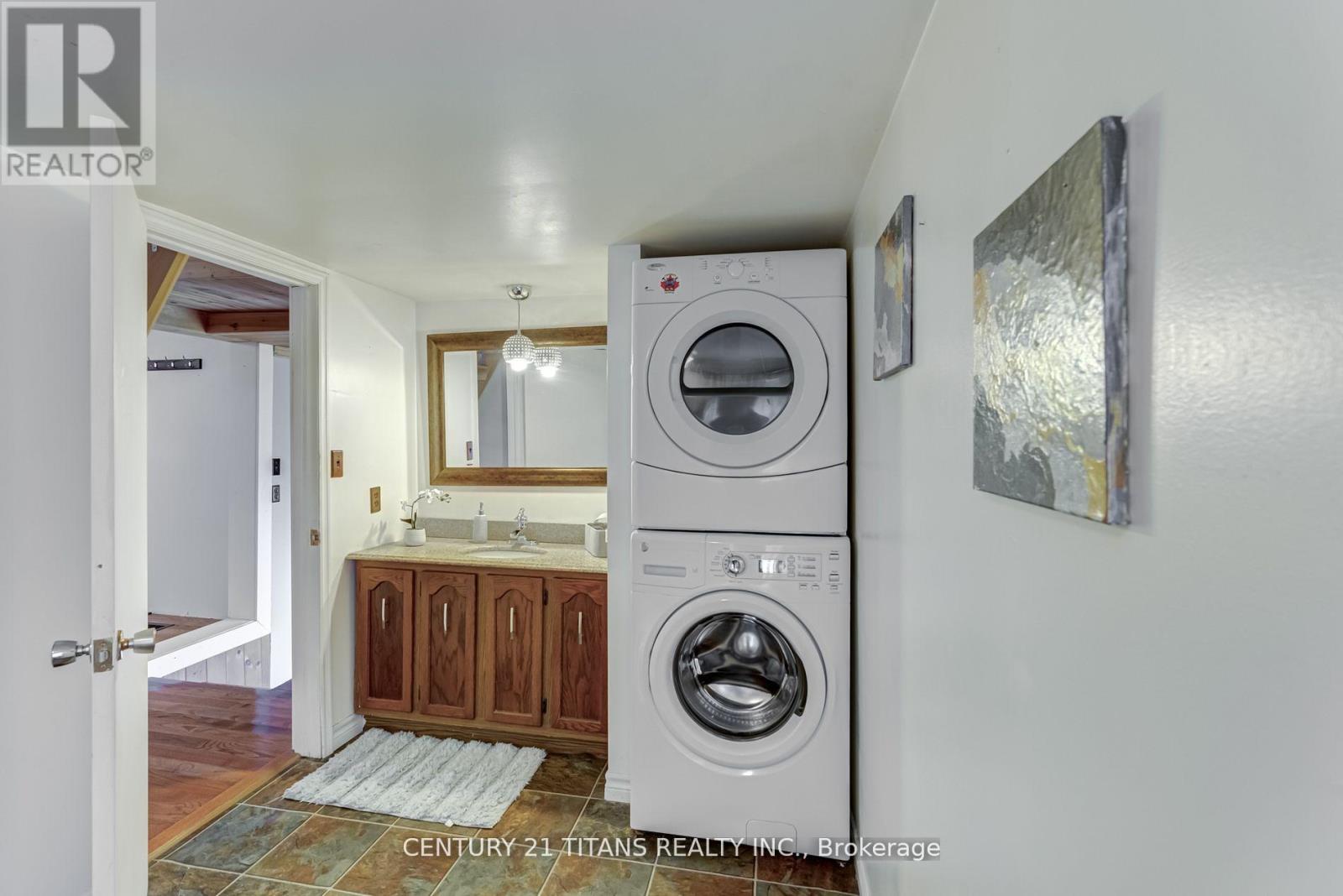 130 West Beach Road, Clarington, ON - Indoor Photo Showing Laundry Room