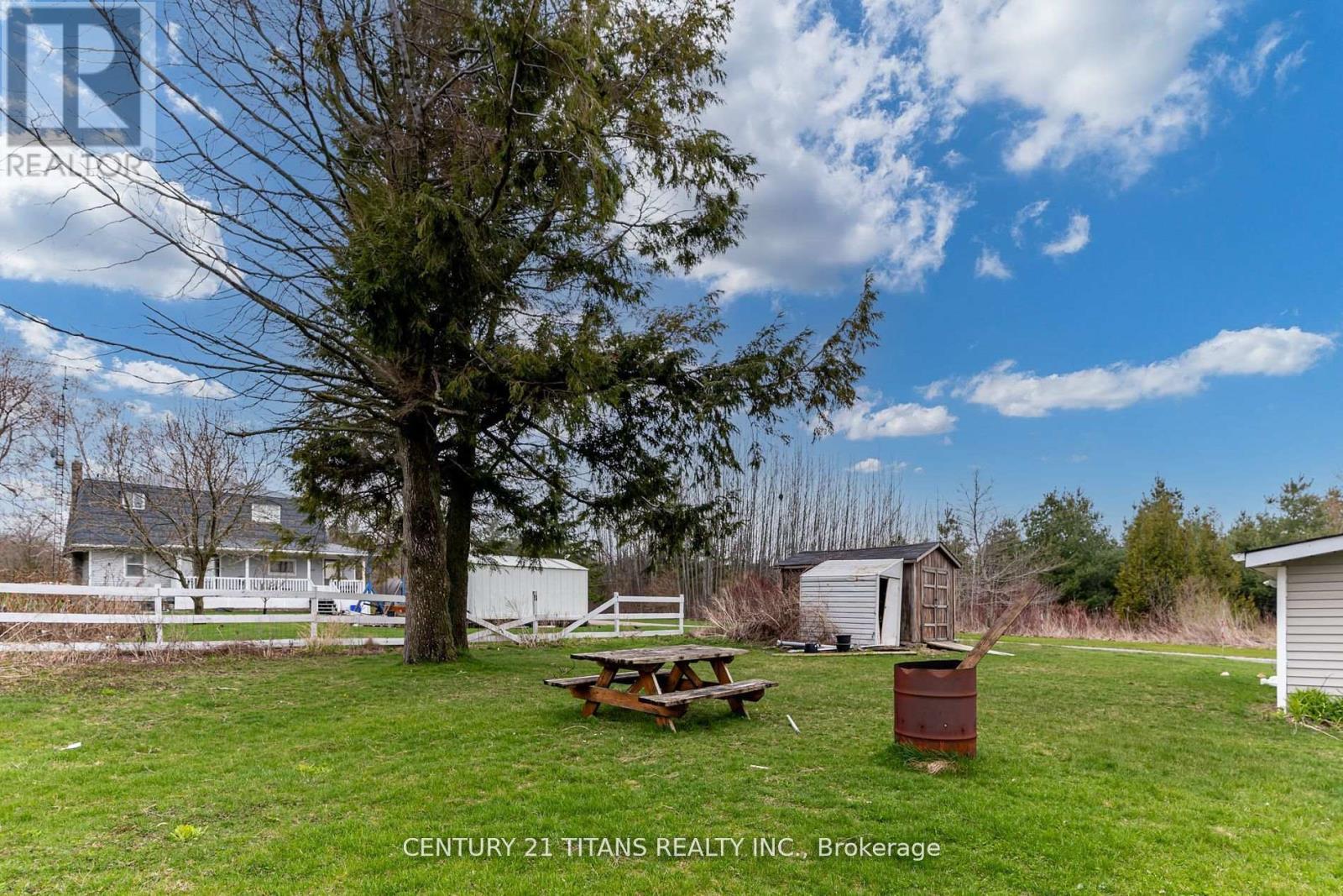 130 West Beach Road, Clarington, ON - Outdoor