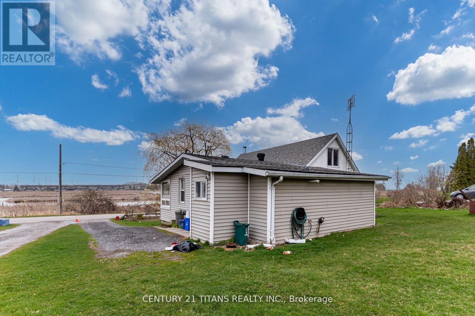 130 West Beach Road, Clarington, ON - Outdoor