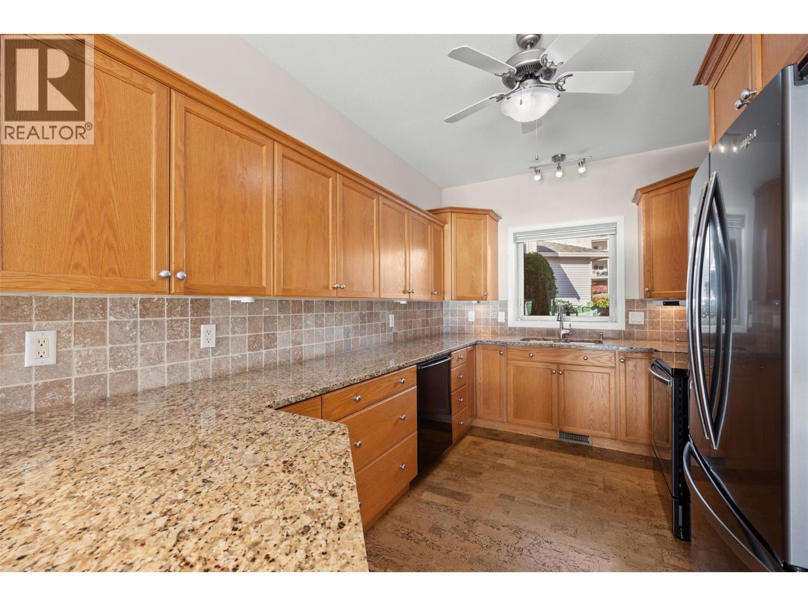 2100 Boucherie Road Unit# 28, West Kelowna, BC - Indoor Photo Showing Kitchen