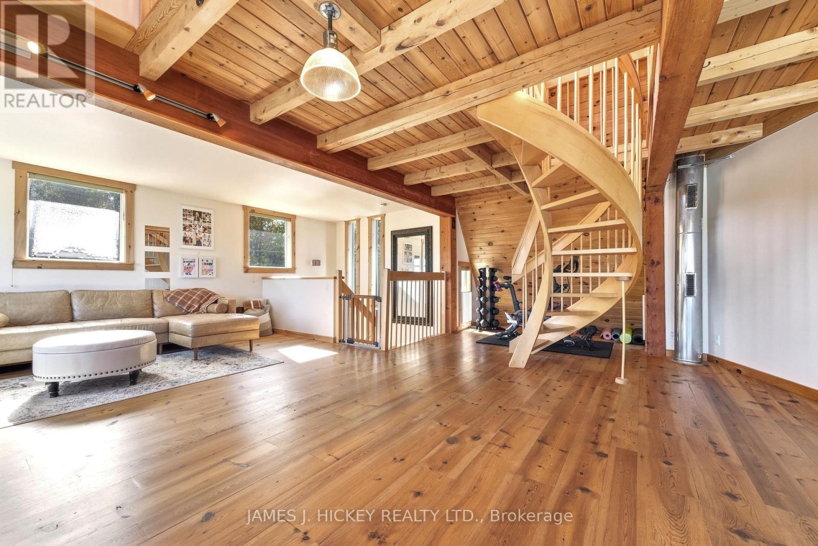 120 Deep River Road, Deep River, ON