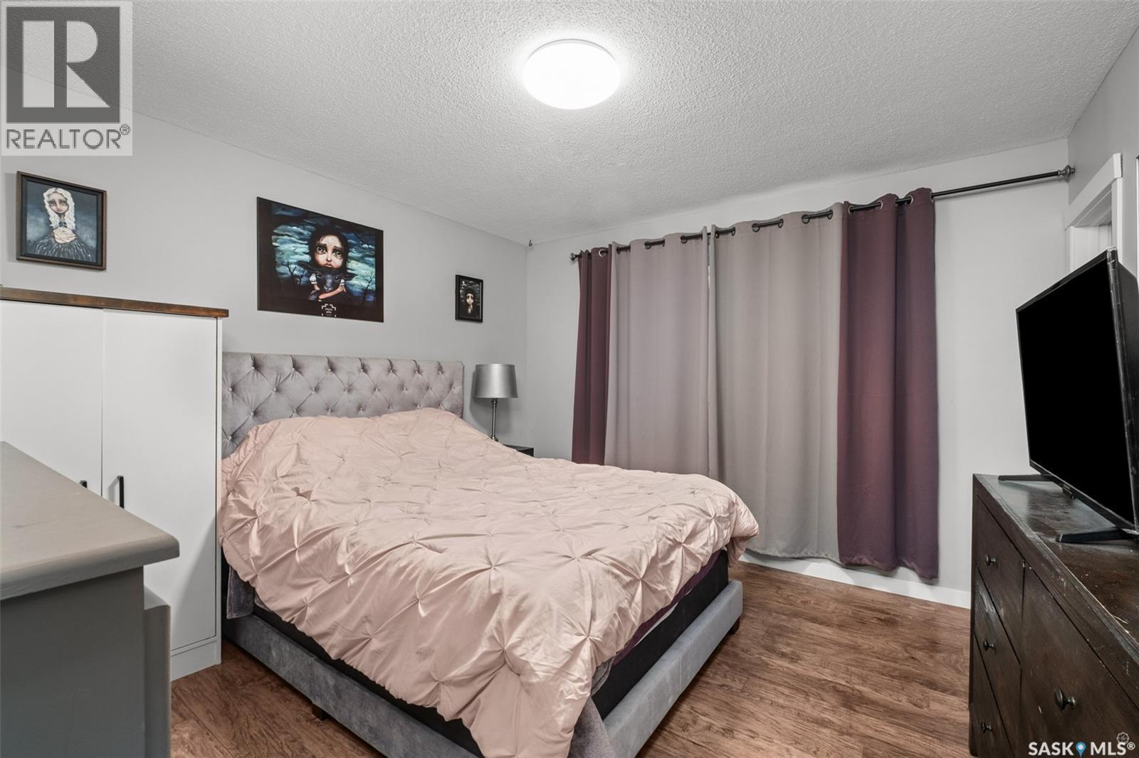 724 Eastwood Street, Prince Albert, SK - Indoor Photo Showing Bedroom