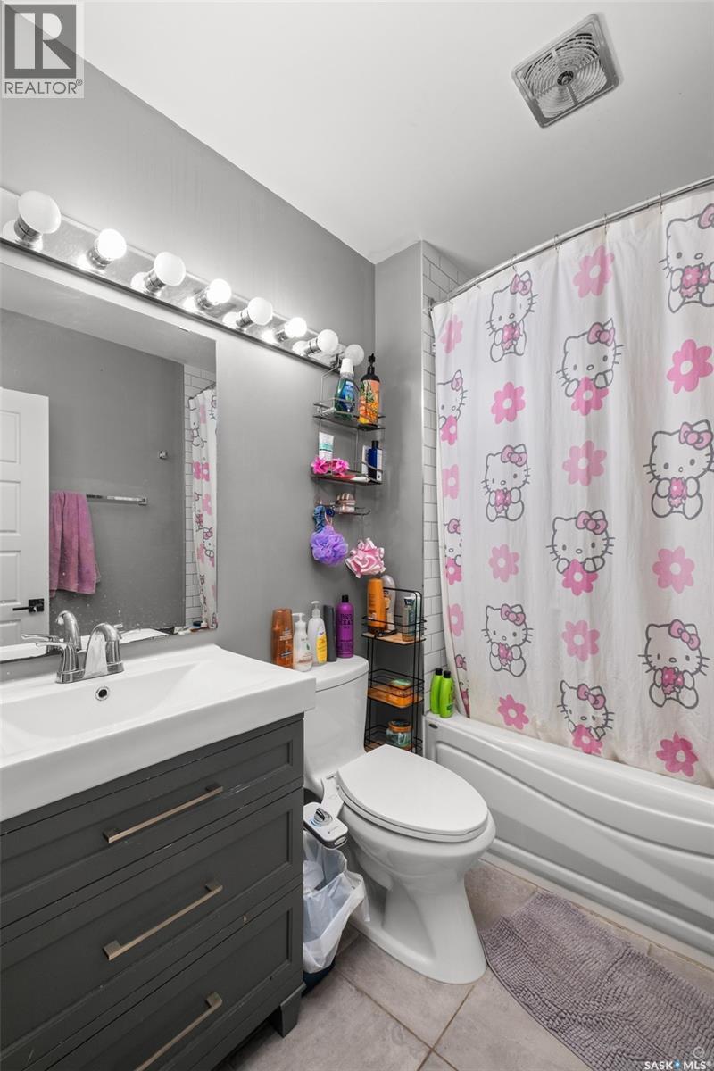 724 Eastwood Street, Prince Albert, SK - Indoor Photo Showing Bathroom