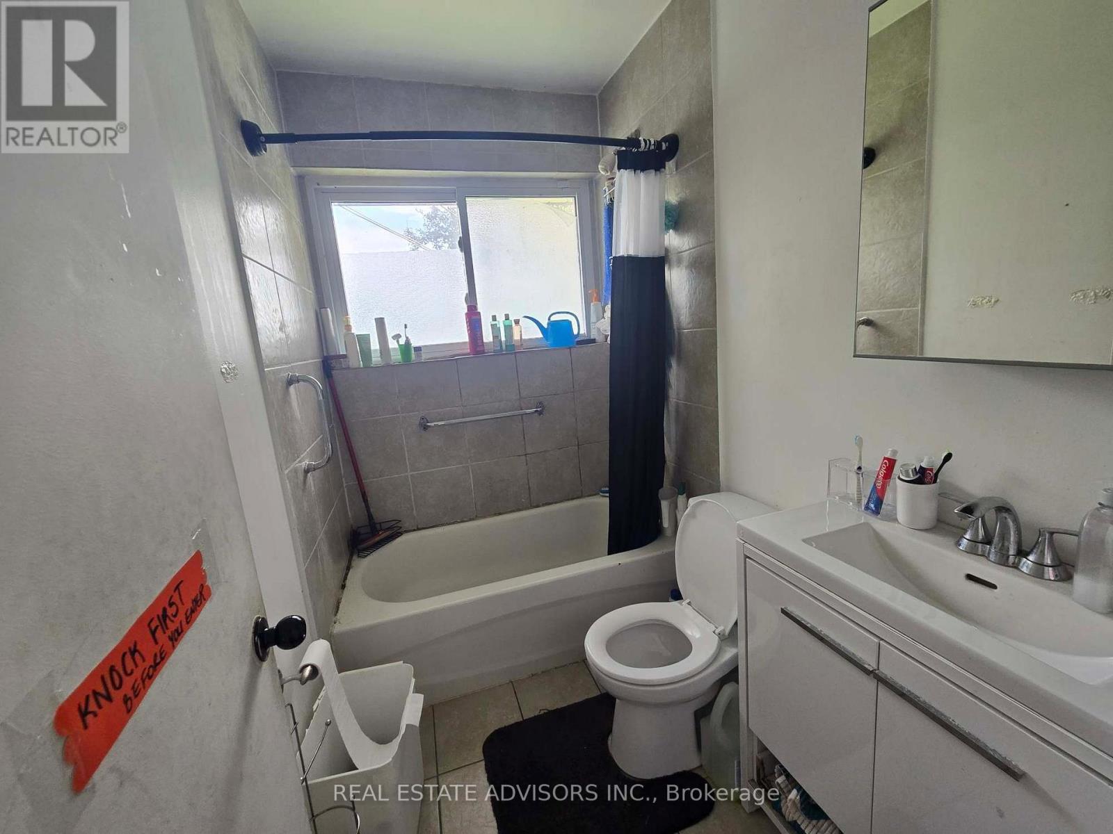 65 Moncrieff Drive, Toronto, ON - Indoor Photo Showing Other Room