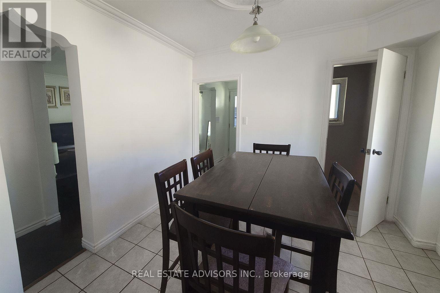 65 Moncrieff Drive, Toronto, ON - Indoor Photo Showing Dining Room