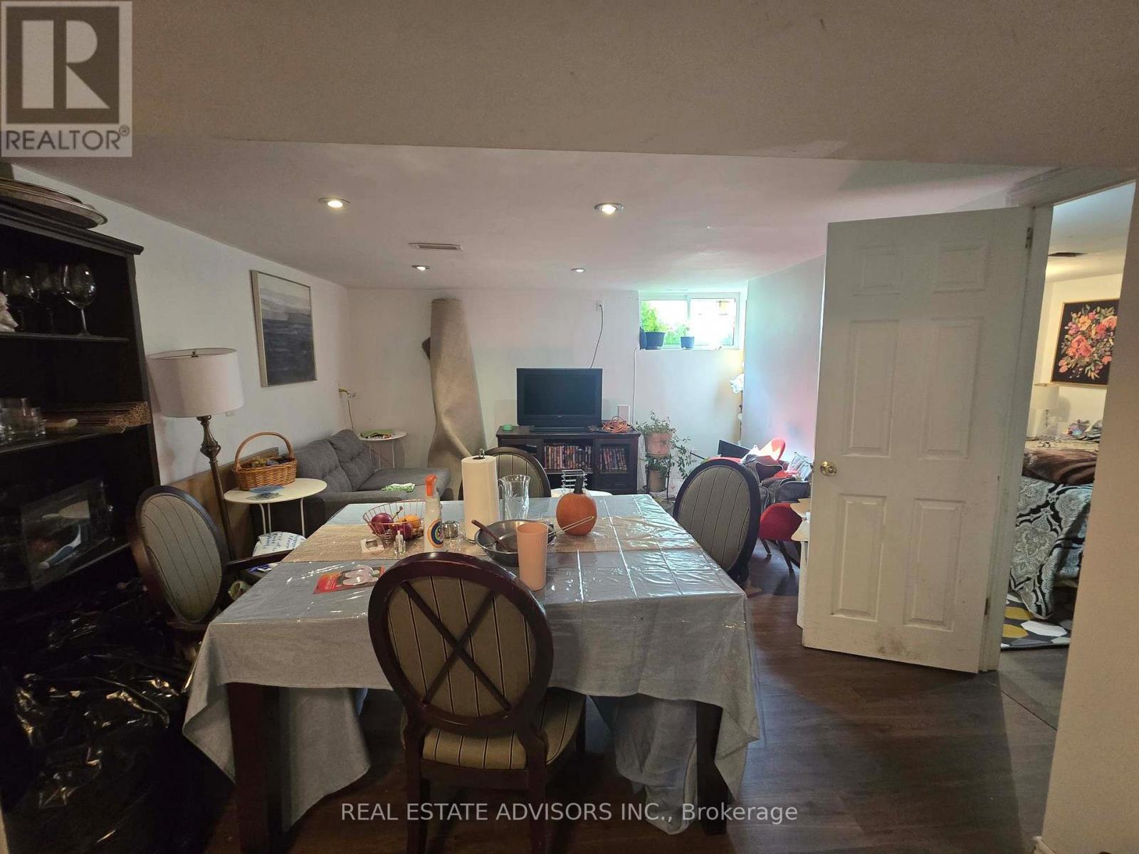 65 Moncrieff Drive, Toronto, ON - Indoor Photo Showing Dining Room