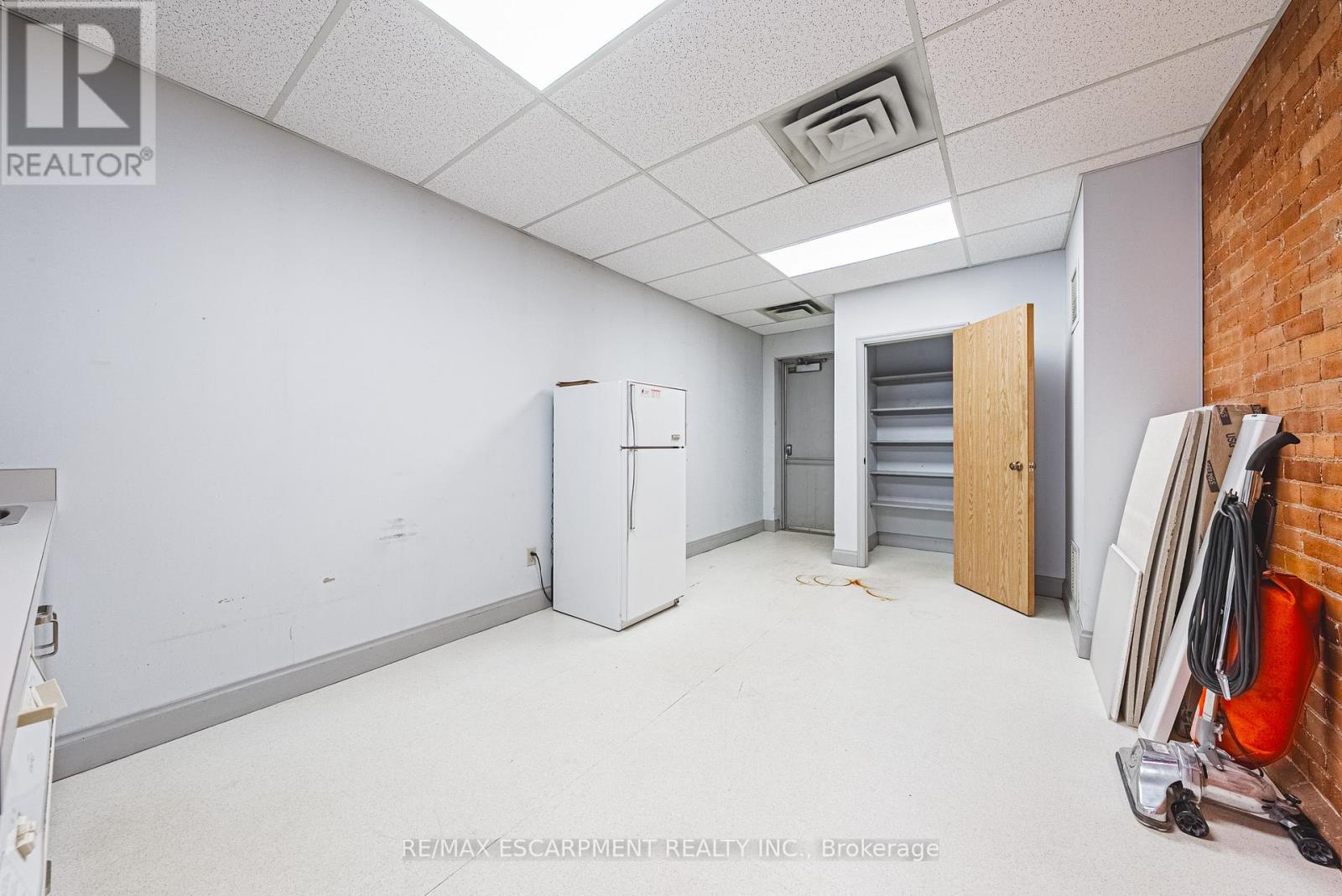 120 Catharine Street S, Hamilton, ON