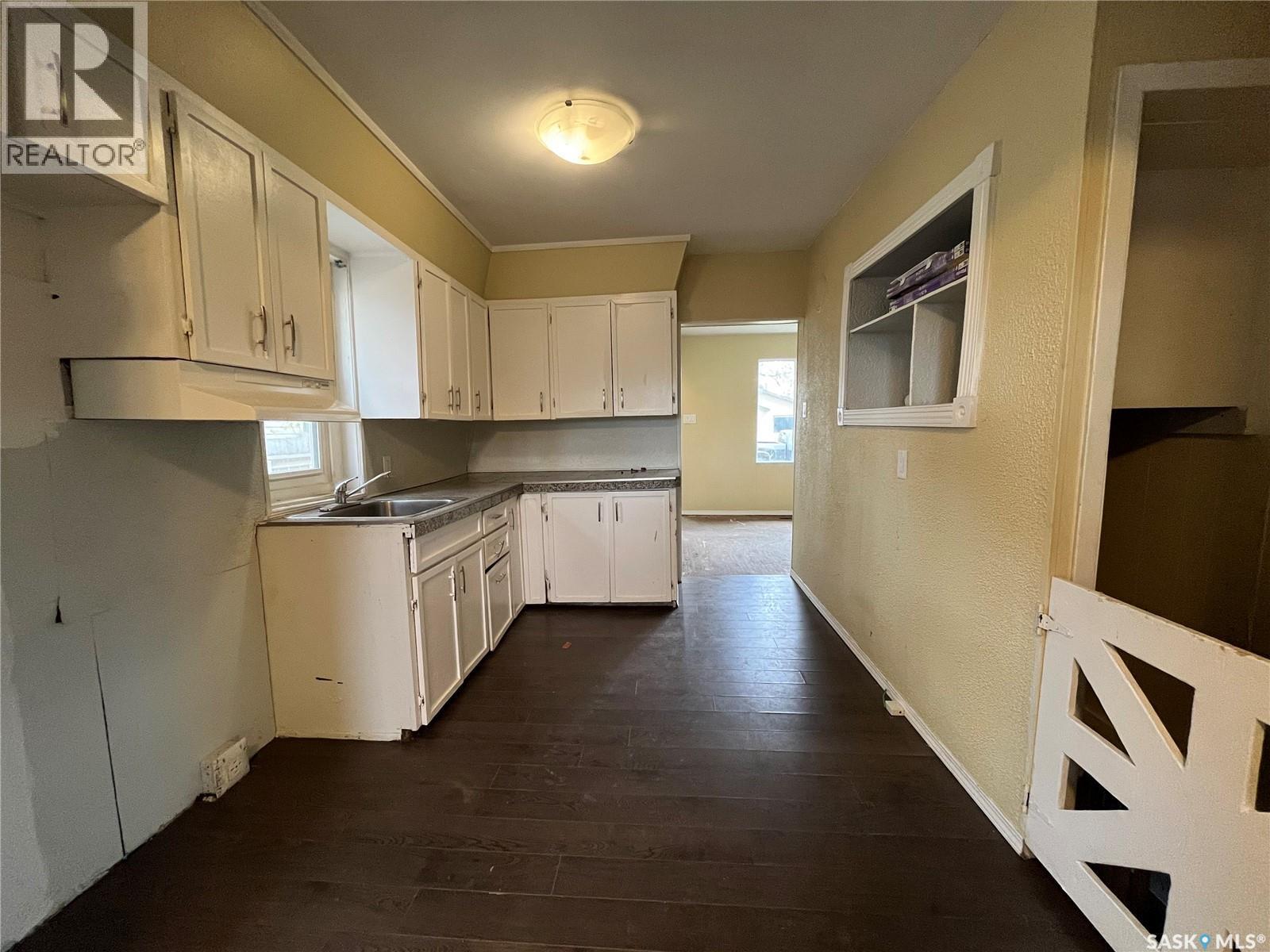 1228 1St Avenue N, Saskatoon, SK - Indoor Photo Showing Kitchen