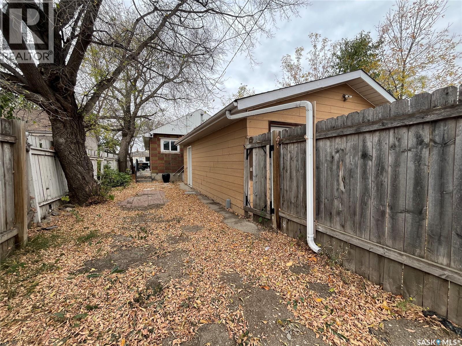 1228 1St Avenue N, Saskatoon, SK - Outdoor With Exterior