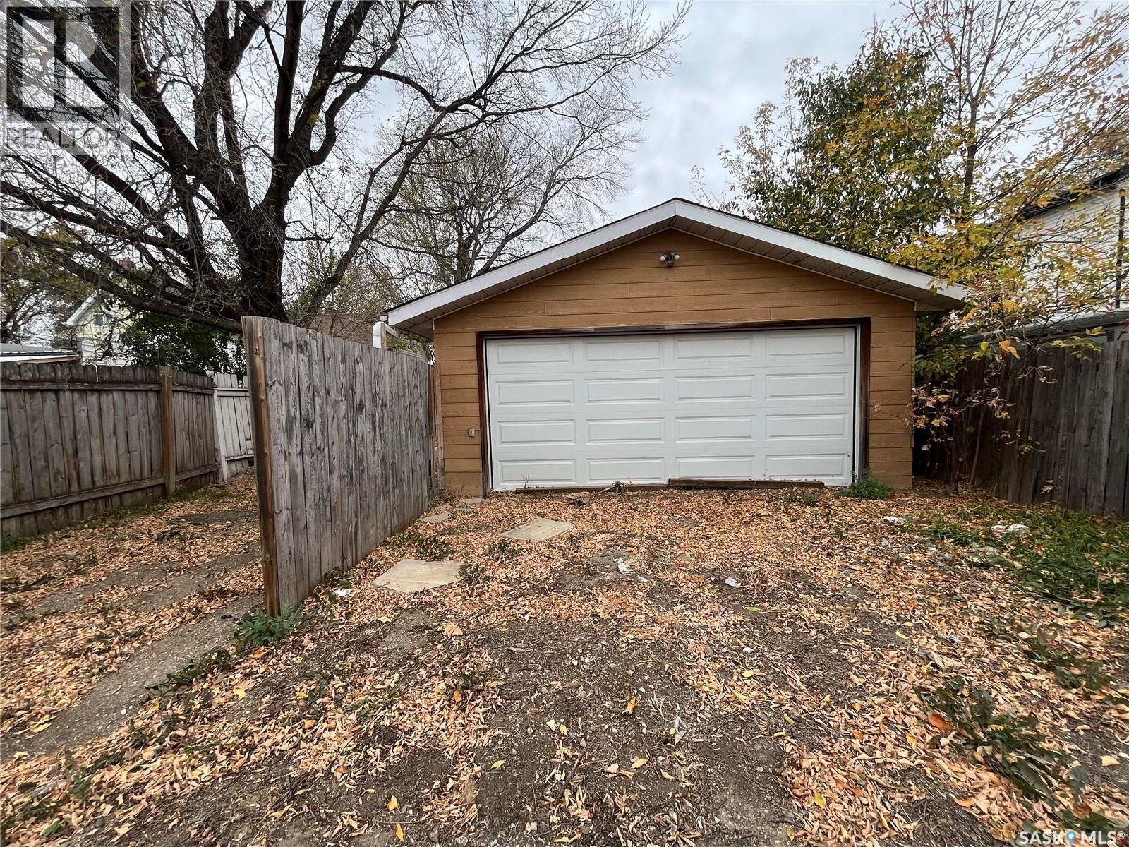 1228 1St Avenue N, Saskatoon, SK - Outdoor