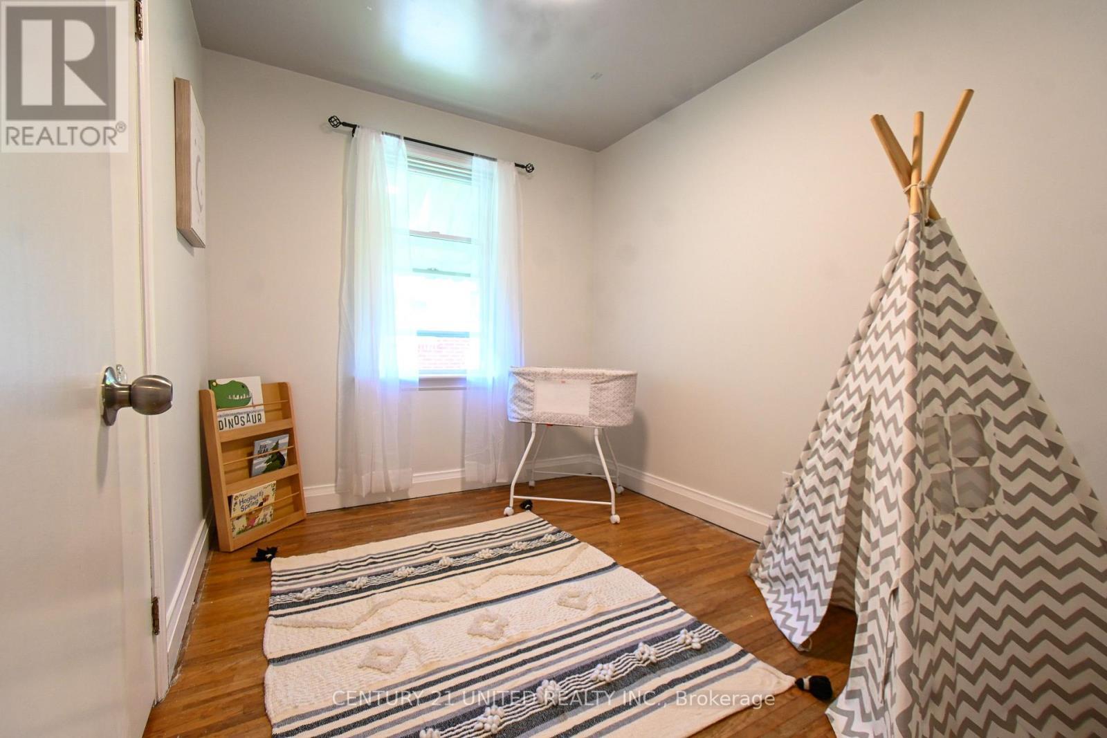 567 O'Connell Road, Peterborough (Otonabee Ward 1), ON - Indoor