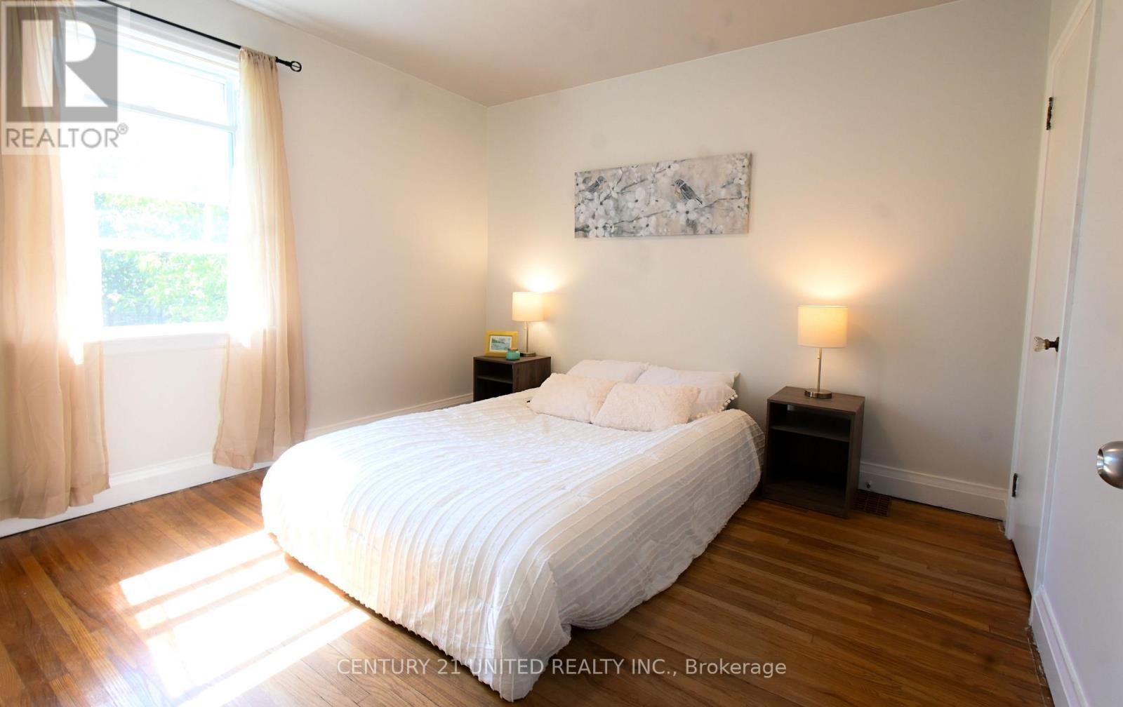 567 O'Connell Road, Peterborough (Otonabee Ward 1), ON - Indoor Photo Showing Bedroom