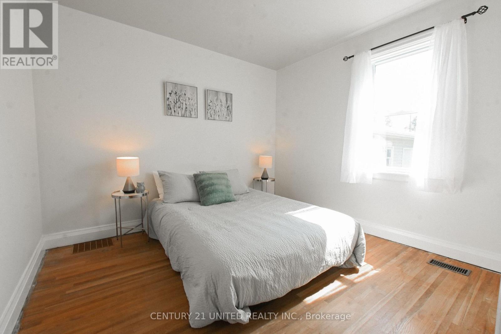 567 O'Connell Road, Peterborough (Otonabee Ward 1), ON - Indoor Photo Showing Bedroom