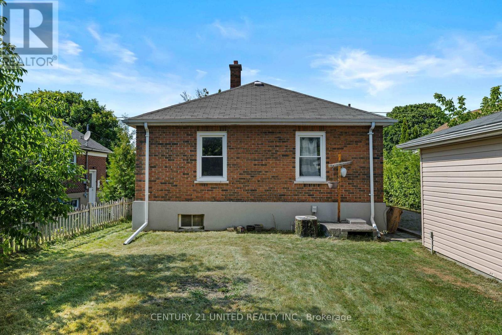 567 O'Connell Road, Peterborough (Otonabee Ward 1), ON - Outdoor With Exterior