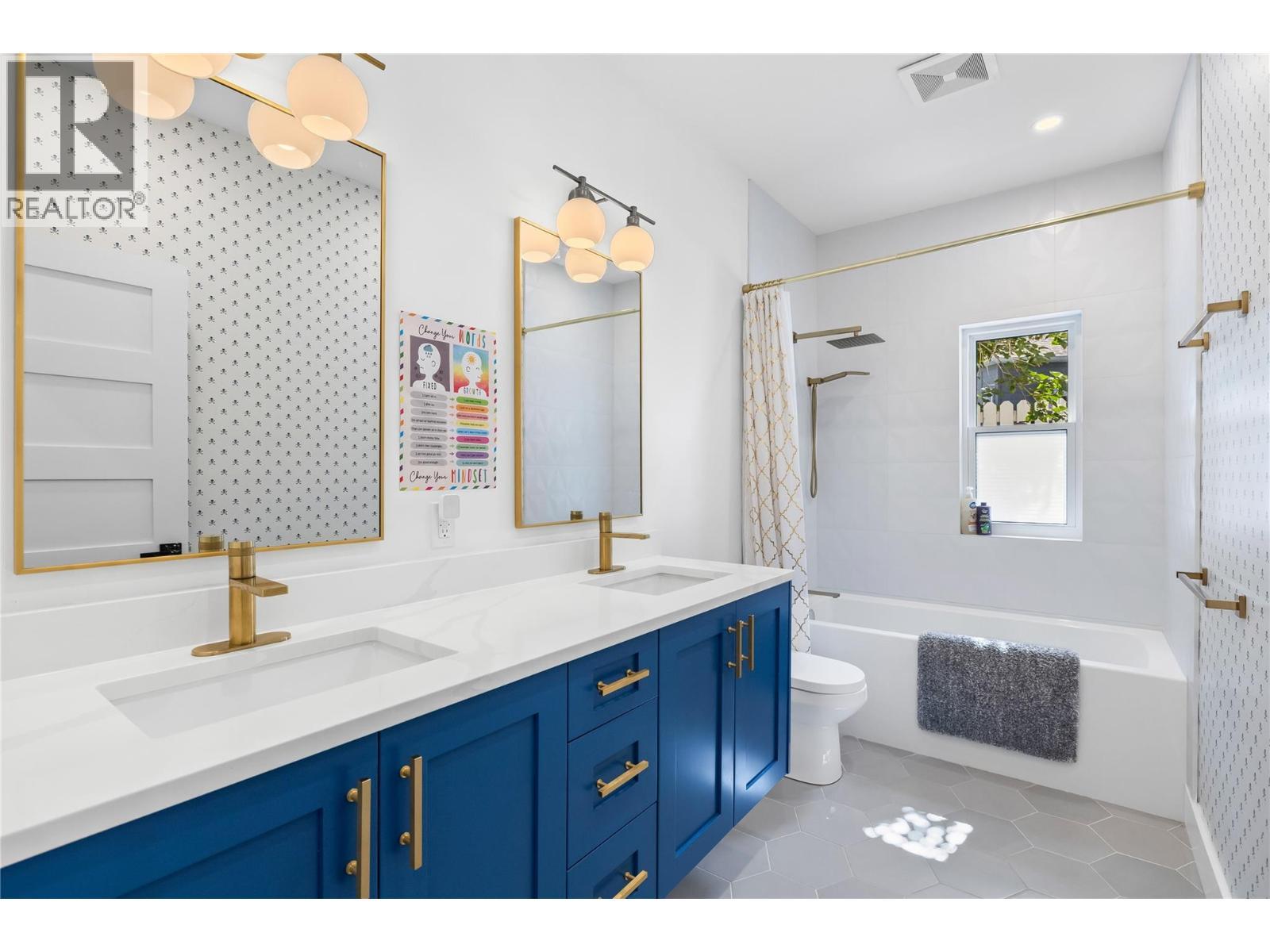 408 Quilchena Crescent, Kelowna, BC - Indoor Photo Showing Bathroom
