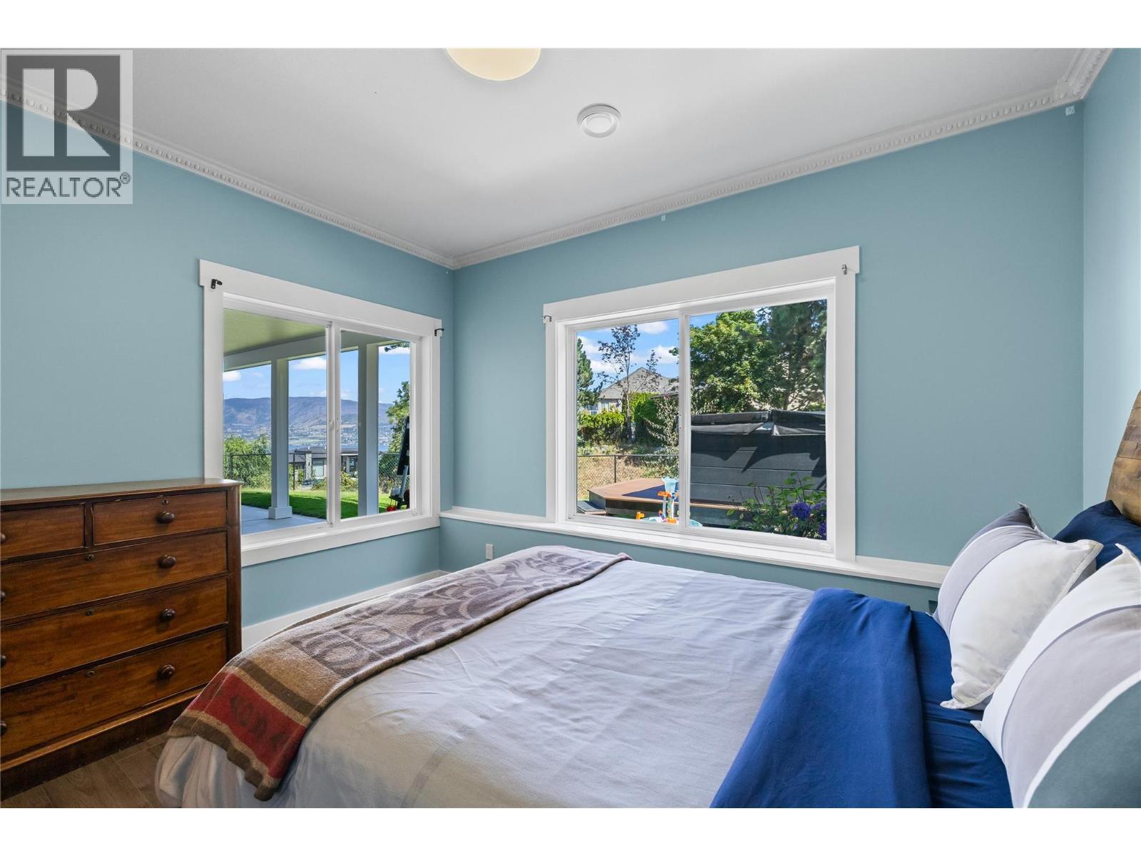 408 Quilchena Crescent, Kelowna, BC - Indoor Photo Showing Bedroom